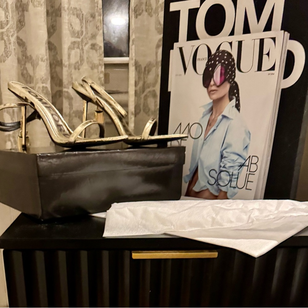 ⭐️NEW Tom ford Luxury inspiration
dust bag only - Picture 3 of 15